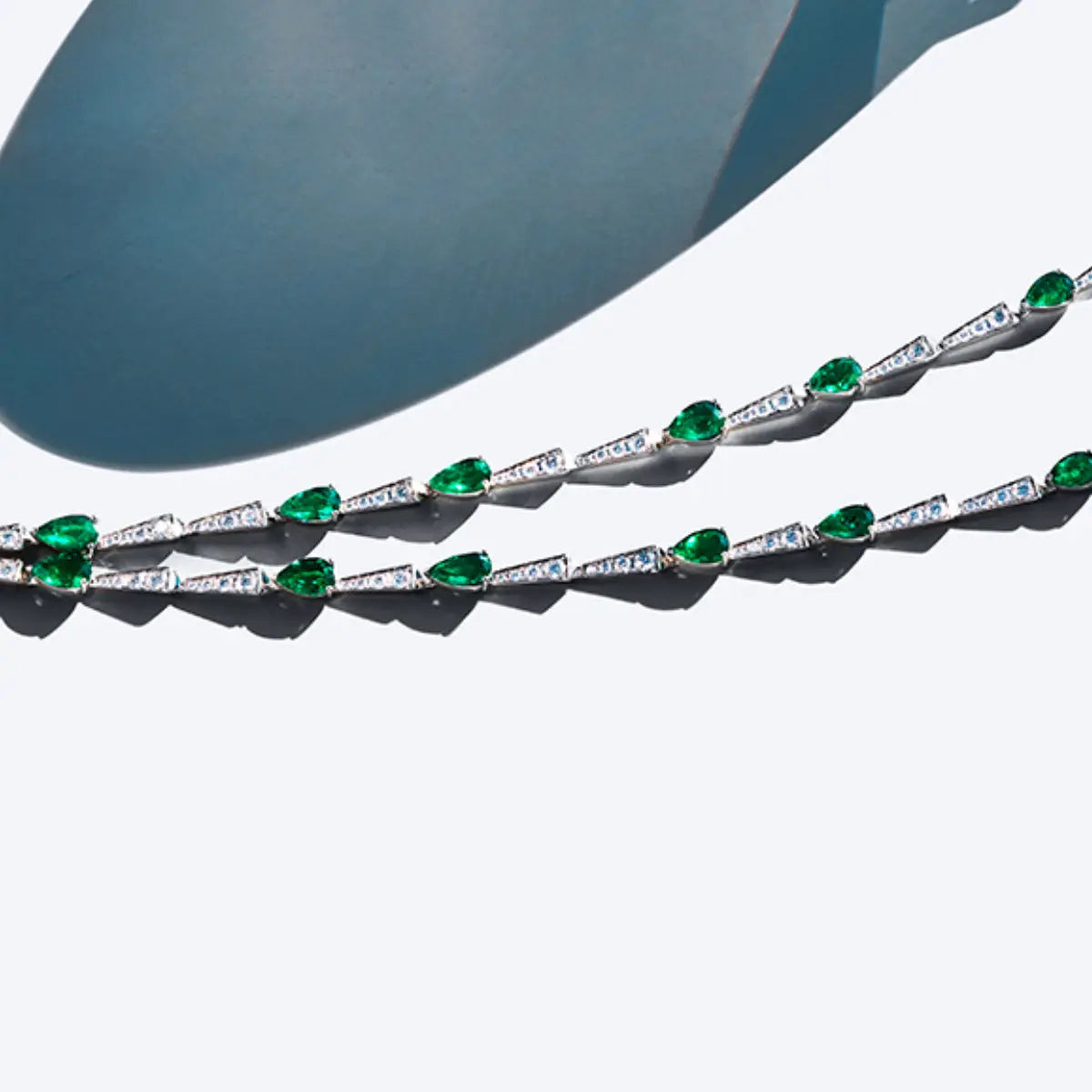 SPIKE DIAMOND EMERALD PEAR SHAPE CHAIN WHITE GOLD ORLOV