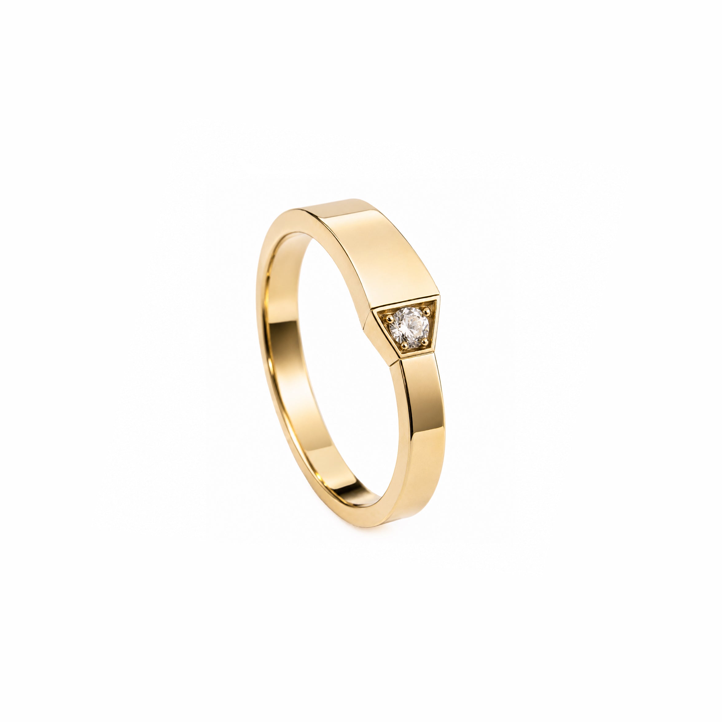 SPIKE ONE LIGHT PAVE DIAMOND RING YELLOW GOLD