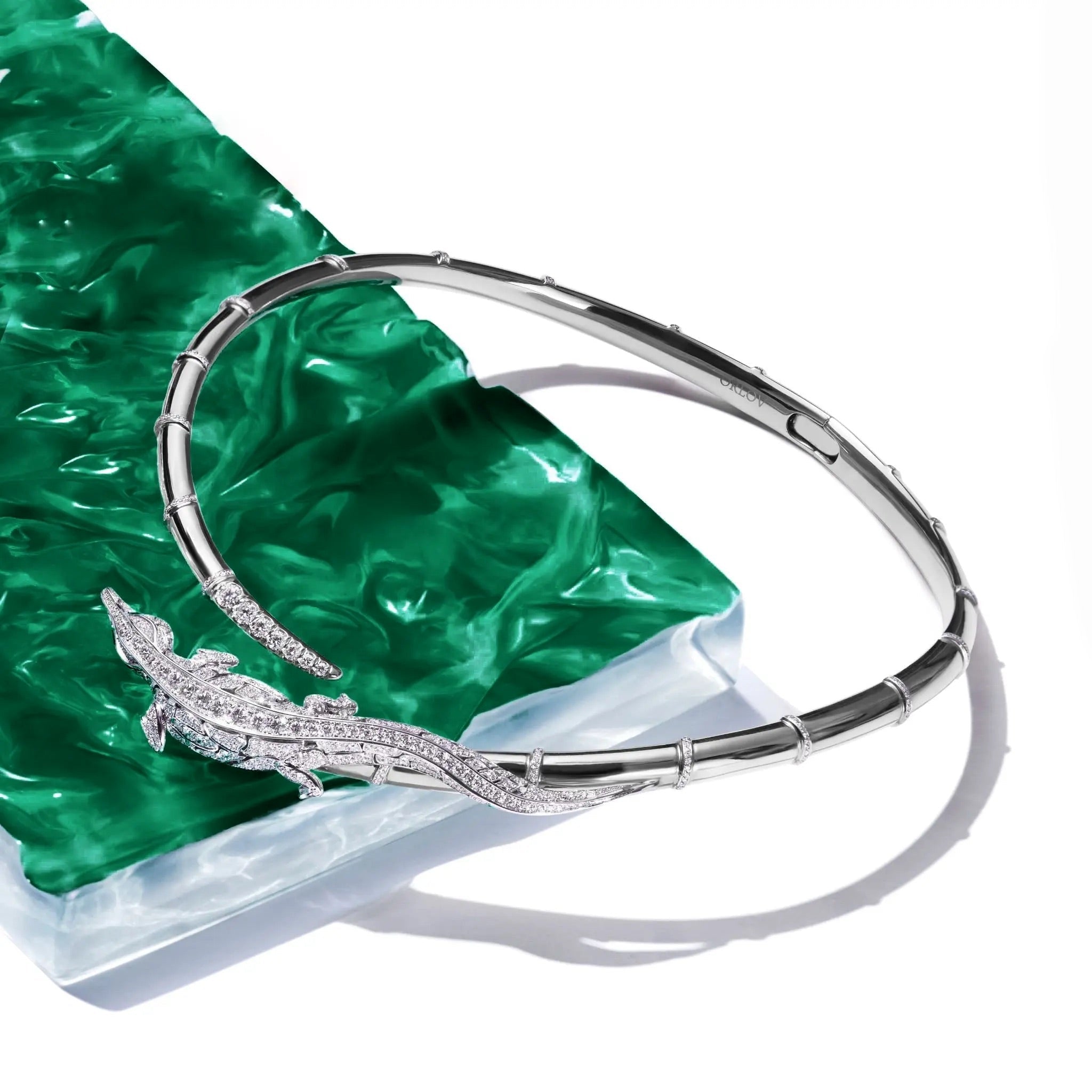 CARESSE DE CROCO FULL PAVE DIAMOND CHOKER WHITE GOLD