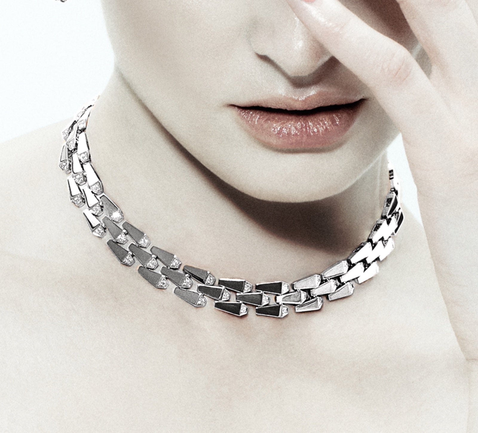 SPIKE 3 ROW LIGHT PAVE DIAMOND NECKLACE WHITE GOLD